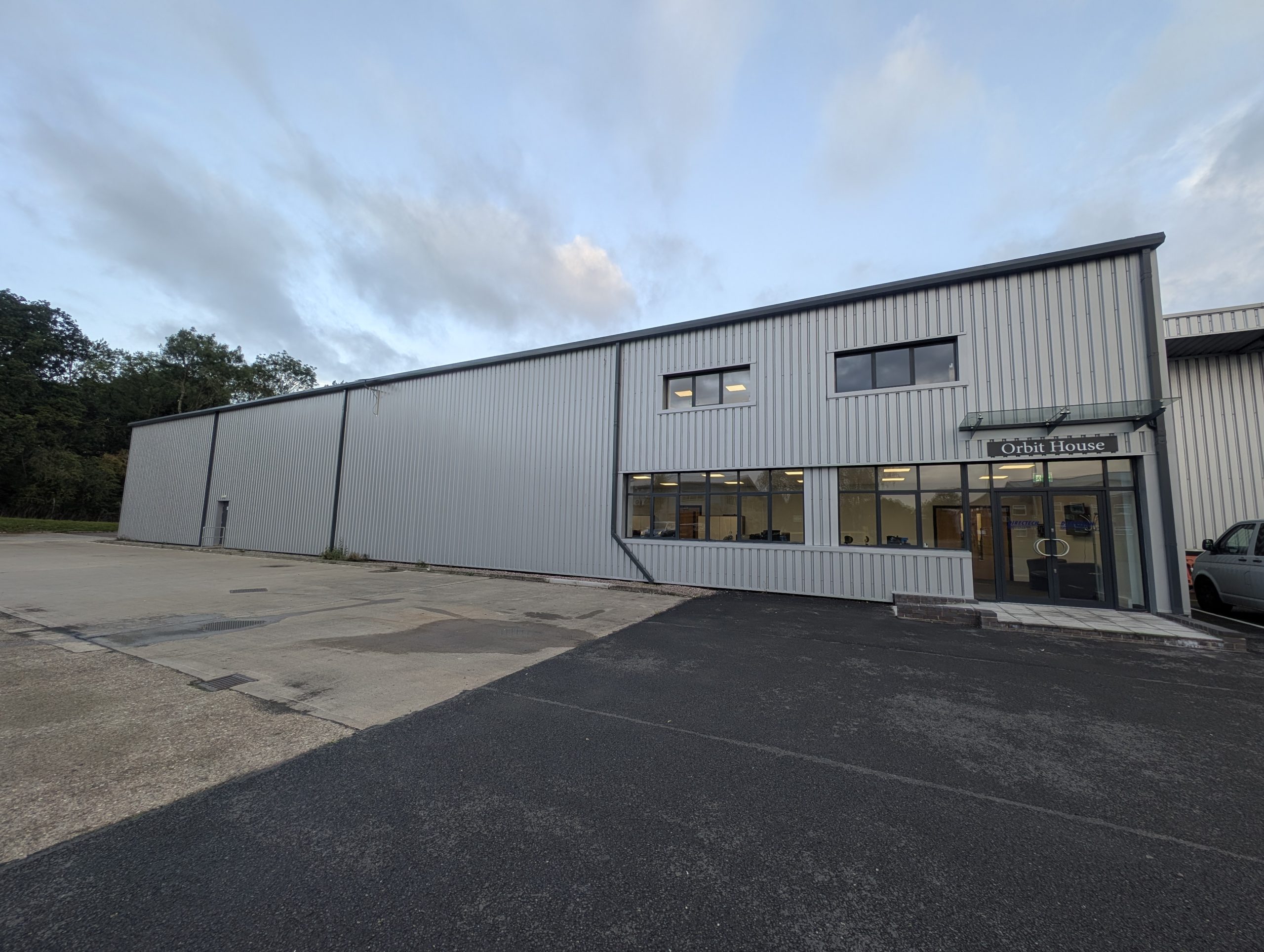 Bespoke automated manufacturing system